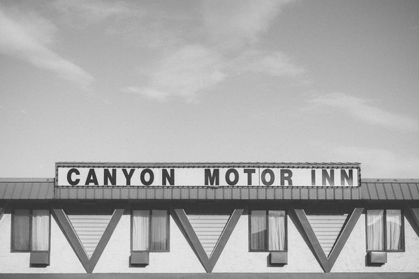 Canyon motor inn - N&B